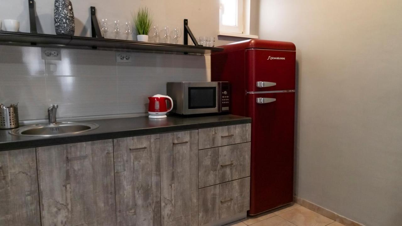 Central Fenix Apartment - Free Private Parking-Fast Wi-Fi Nowy Sad Zewnętrze zdjęcie