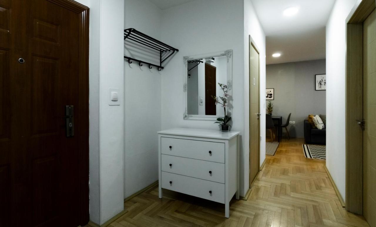 Central Fenix Apartment - Free Private Parking-Fast Wi-Fi Nowy Sad Zewnętrze zdjęcie