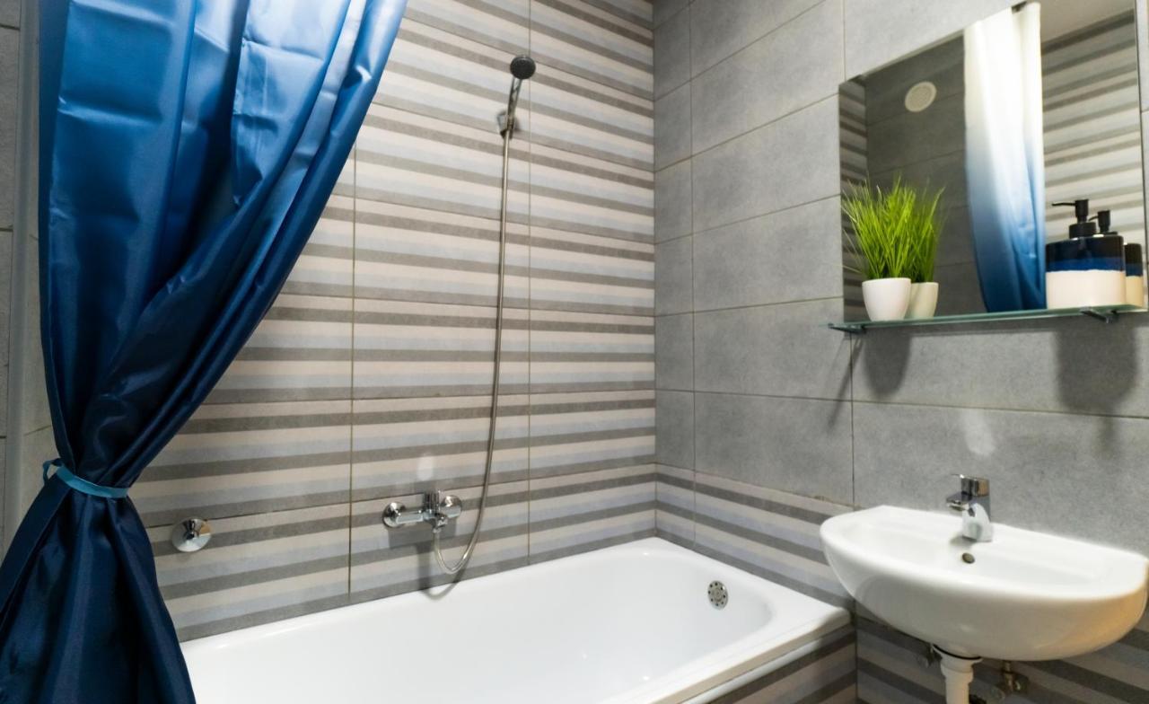 Central Fenix Apartment - Free Private Parking-Fast Wi-Fi Nowy Sad Zewnętrze zdjęcie