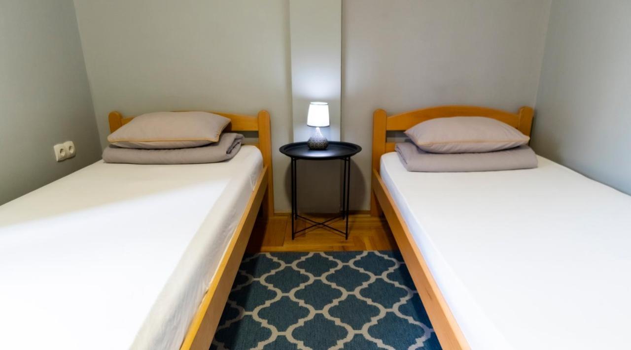 Central Fenix Apartment - Free Private Parking-Fast Wi-Fi Nowy Sad Zewnętrze zdjęcie