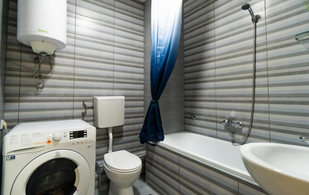 Central Fenix Apartment - Free Private Parking-Fast Wi-Fi Nowy Sad Zewnętrze zdjęcie